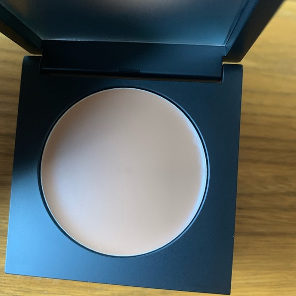 Colorstreet Bronzer Balm - Maven 5.2g/0.18oz - Picture 3 of 3